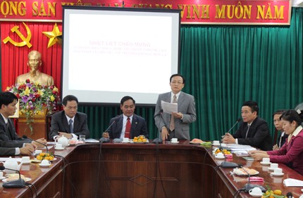 Đoàn đại biểu cấp cao tỉnh U- đôm- xay đến thăm và làm việc tại trường Đại học Hoa Lư
