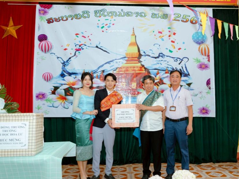 Tổ chức chúc Tết cổ truyền Bunpimay năm 2022 cho lưu học sinh Lào