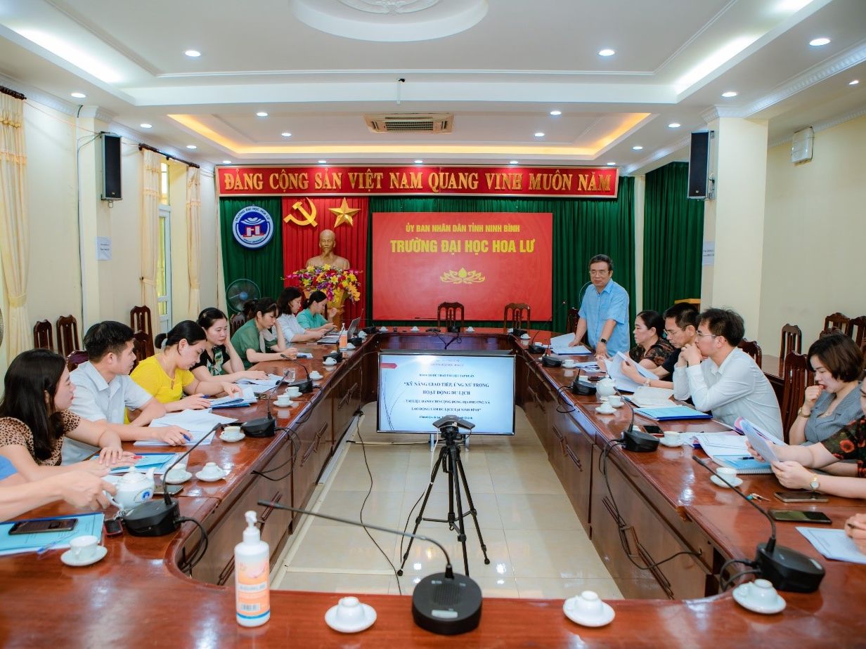 Hội thảo khoa học “Tài liệu tập huấn văn hóa du lịch dành cho cộng đồng địa phương và lao động làm du lịch tại Ninh Bình”