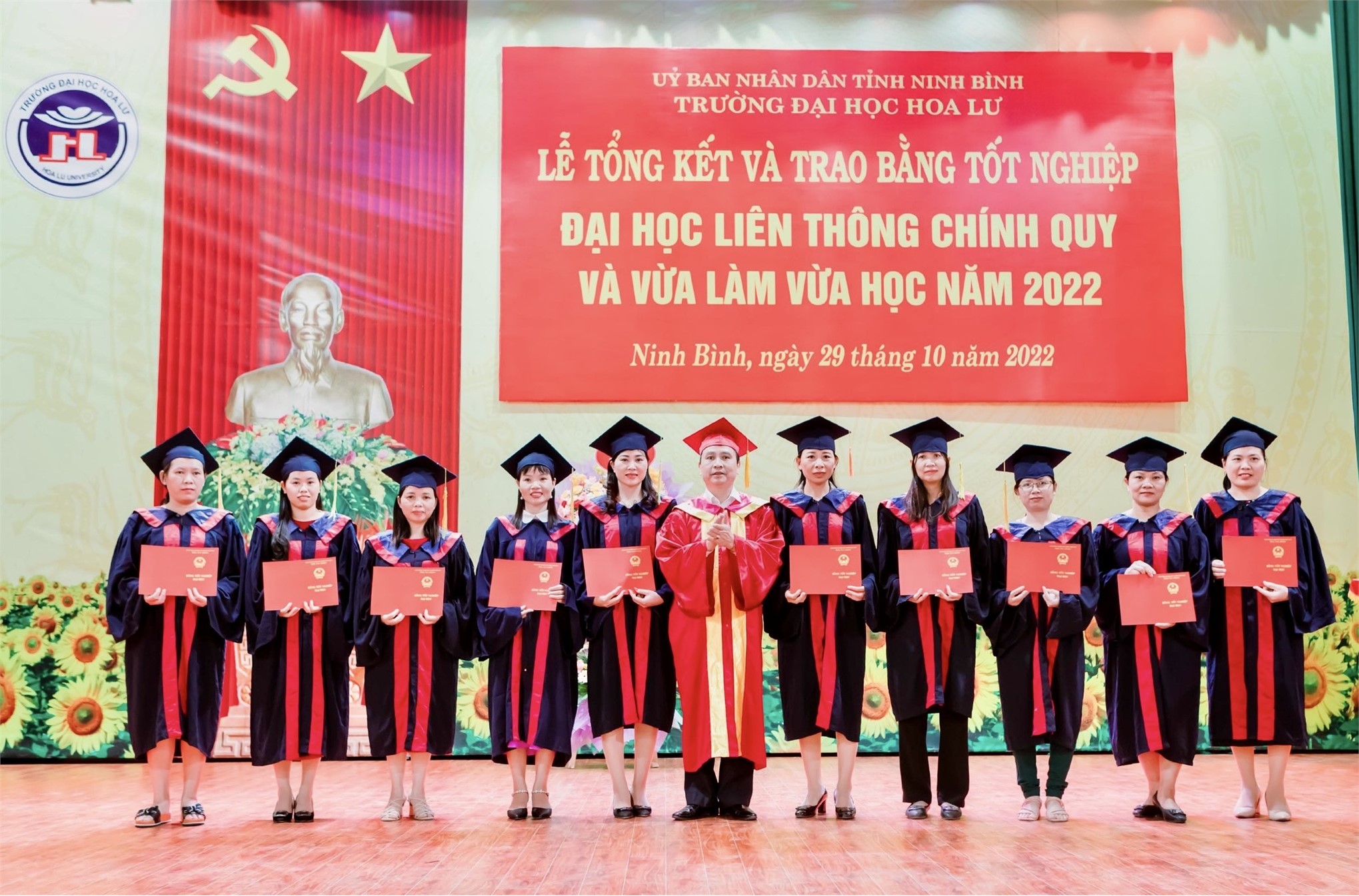 Lễ tổng kết và trao bằng tốt nghiệp đại học hệ liên thông chính quy và liên thông VLVH năm 2022