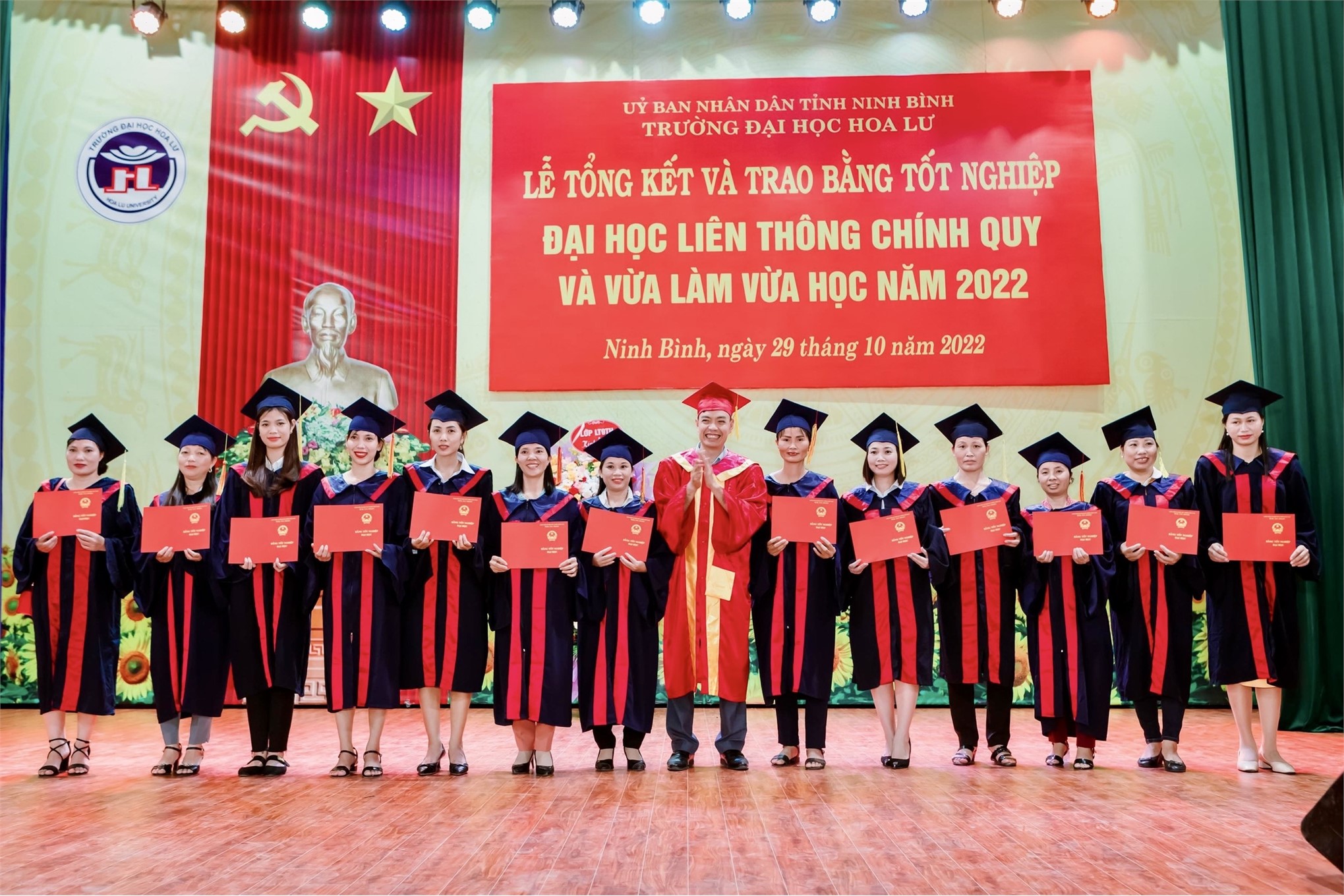 Lễ tổng kết và trao bằng tốt nghiệp đại học hệ liên thông chính quy và liên thông VLVH năm 2022