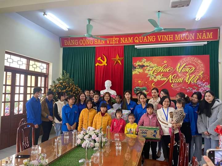 Hoạt động chào mừng 73 năm ngày truyền thống học sinh, sinh viên và hội sinh viên Việt Nam (09/01/1950 - 09/01/2023)
