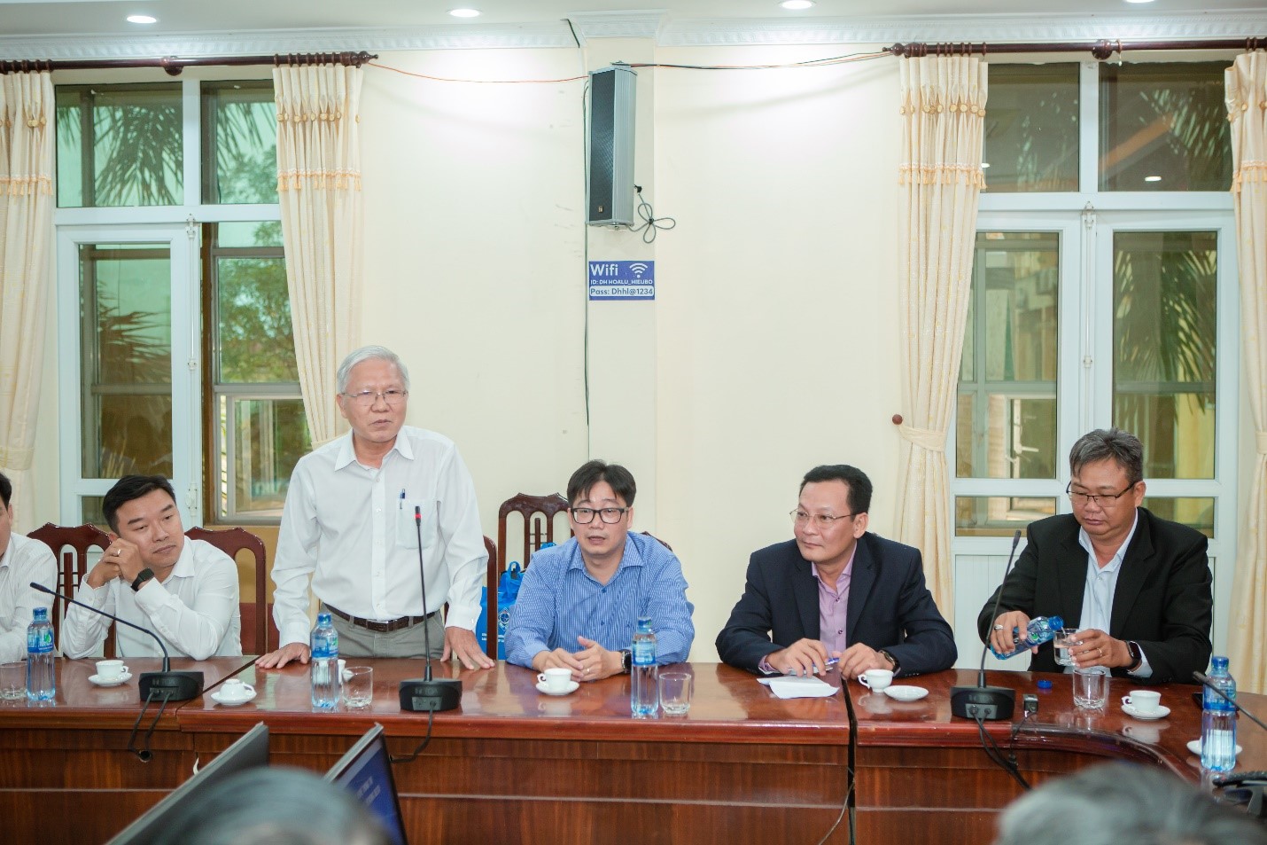 Tọa đàm về Tự chủ và chuyển đổi số trong giáo dục đại học giữa Trường Đại học Hoa Lư và Fisu Mekong Delta