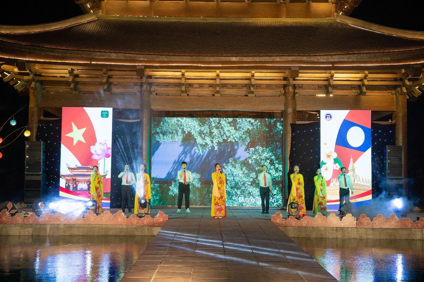 Chương trình Giao lưu văn hóa văn nghệ Việt Nam - Lào
