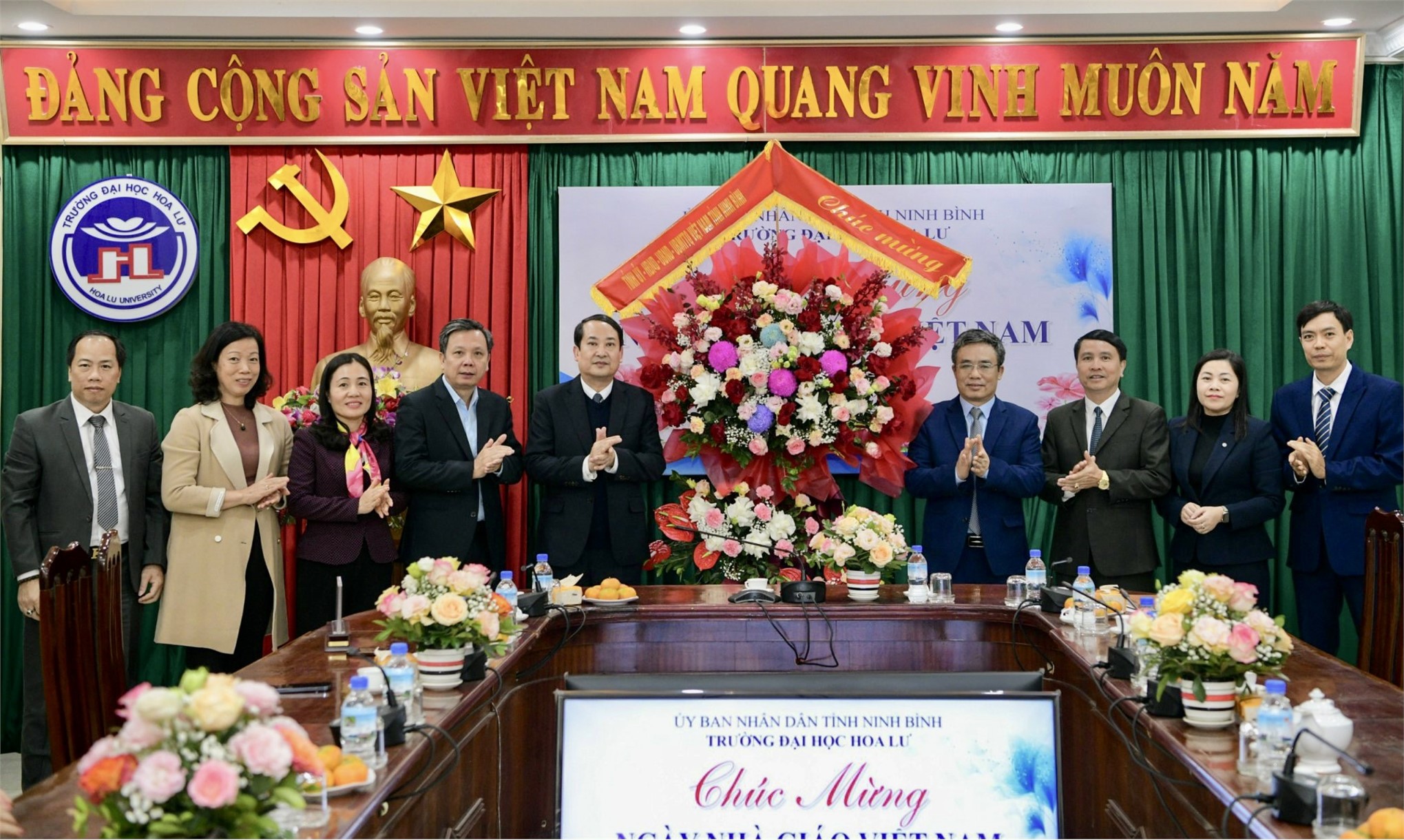 Đồng chí Phó Bí thư Thường trực Tỉnh ủy, Chủ tịch HĐND tỉnh thăm và chúc mừng ngày Nhà giáo Việt Nam 20/11