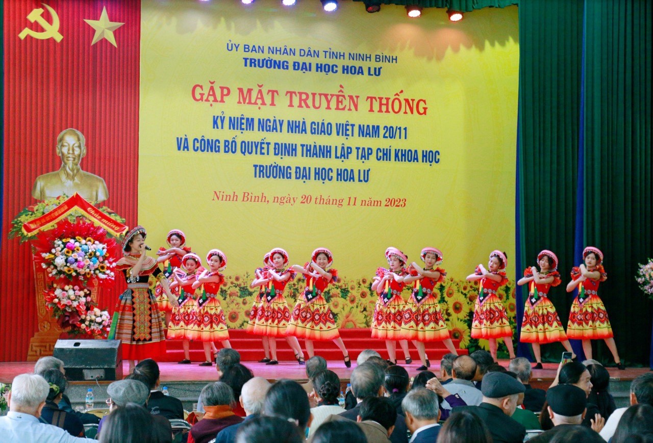 Gặp mặt truyền thống nhân kỷ niệm ngày Nhà giáo Việt Nam 20/11 và công bố Quyết định thành lập Tạp chí Khoa học Trường Đại học Hoa Lư