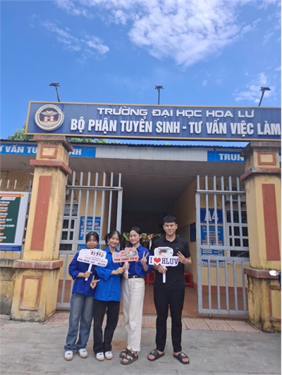 ĐOÀN TRƯỜNG ĐẠI HỌC HOA LƯ HỖ TRỢ SINH VIÊN D17 NHẬP HỌC