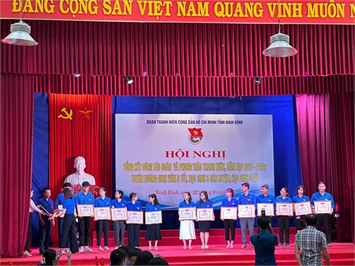 Đoàn viên, thanh niên Trường Đại học Hoa Lư được tuyên dương Sinh viên 5 tốt và Học sinh 3 tốt cấp tỉnh năm 2024