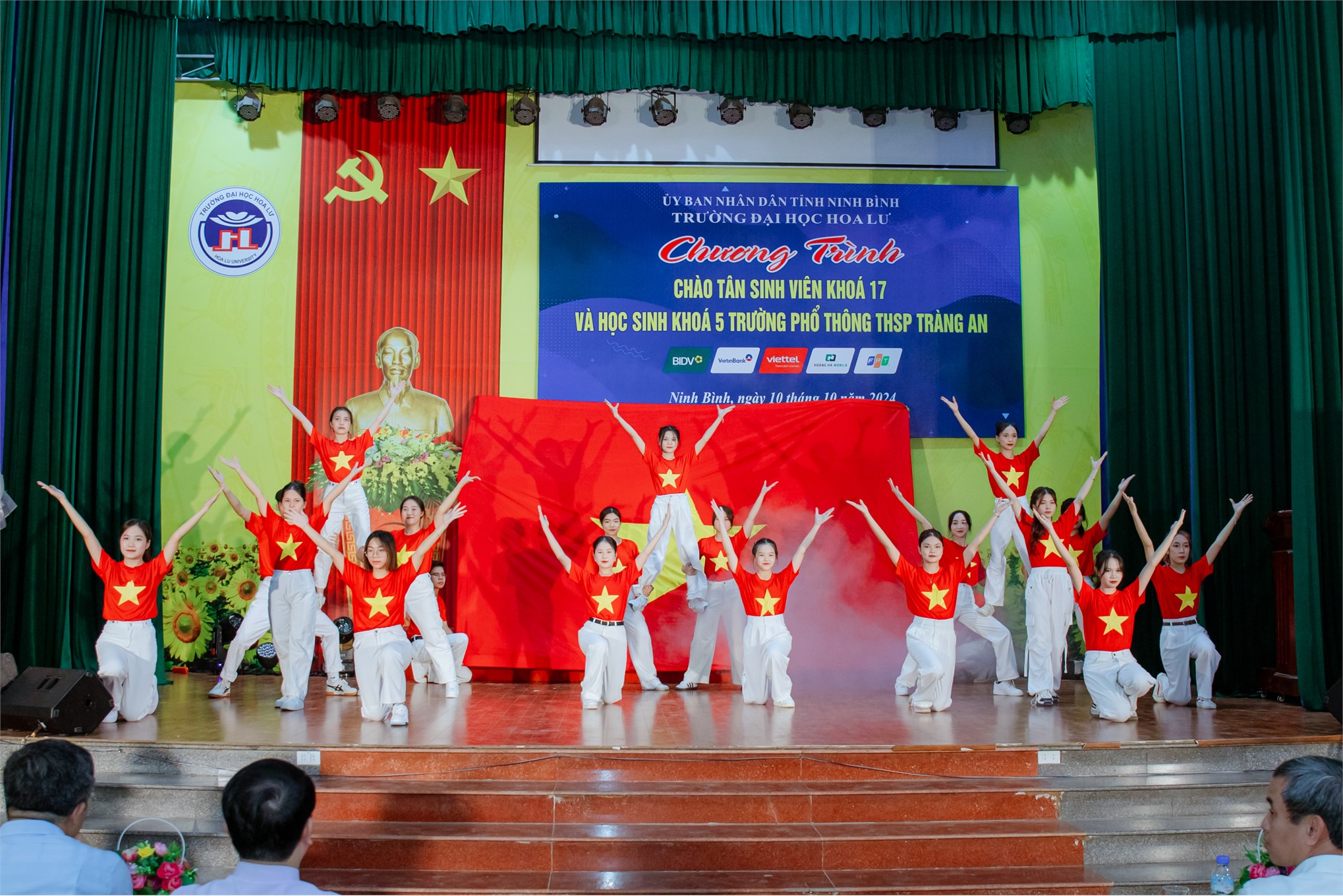 Chương trình Chào tân sinh viên Khóa D17 và học sinh khóa V Trường PTTHSP Tràng An