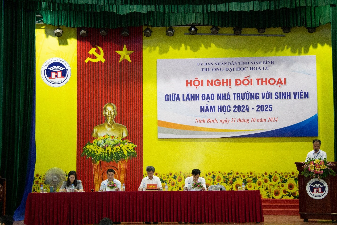 Hội nghị đối thoại giữa lãnh đạo Nhà trường với sinh viên năm học 2024 – 2025