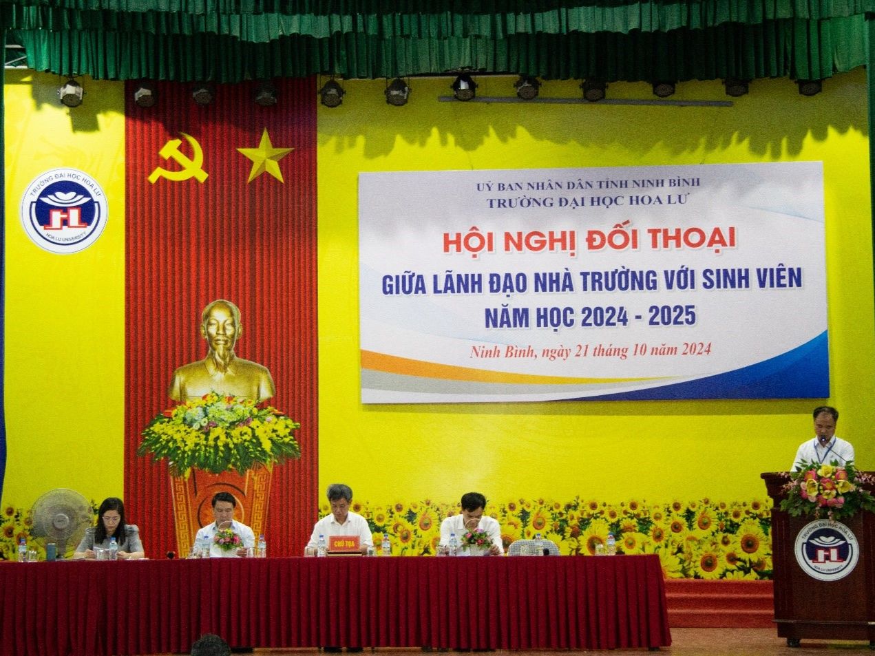 Hội nghị đối thoại giữa lãnh đạo Nhà trường với sinh viên năm học 2024 – 2025