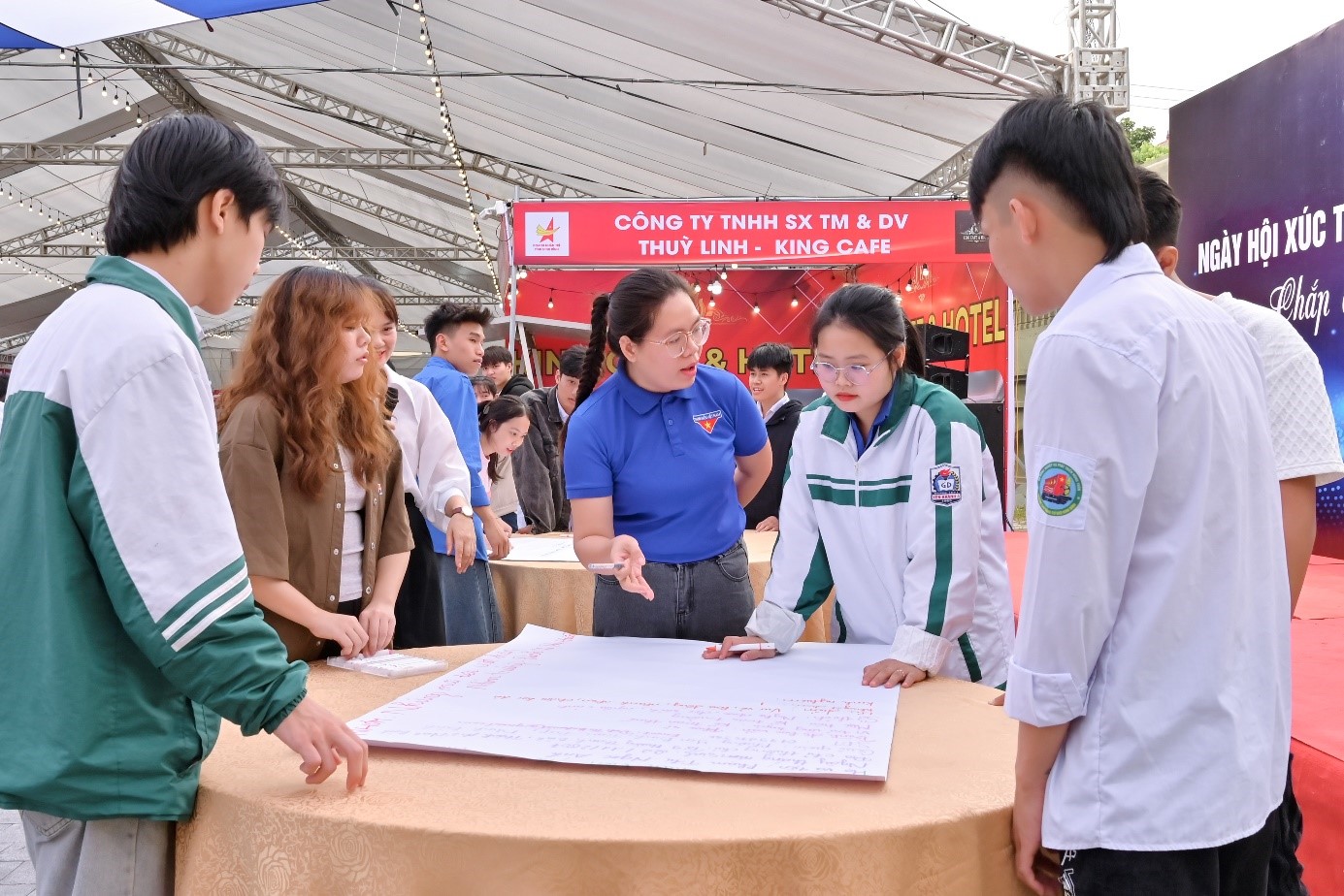 Trường Đại học Hoa Lư tham gia triển lãm Xúc tiến thương mại Doanh nhân trẻ tỉnh Ninh Bình năm 2024