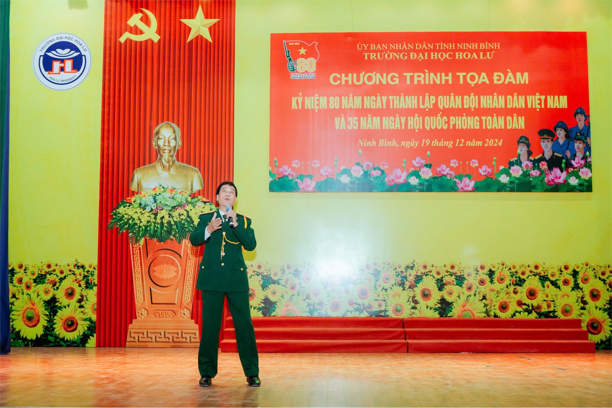 Trường Đại học Hoa Lư tổ chức tọa đàm kỷ niệm 80 năm ngày thành lập Quân đội nhân dân Việt Nam (22/12/1944-22/12/2024) và 35 năm ngày Hội quốc phòng toàn dân (22/12/1989-22/12/2024)