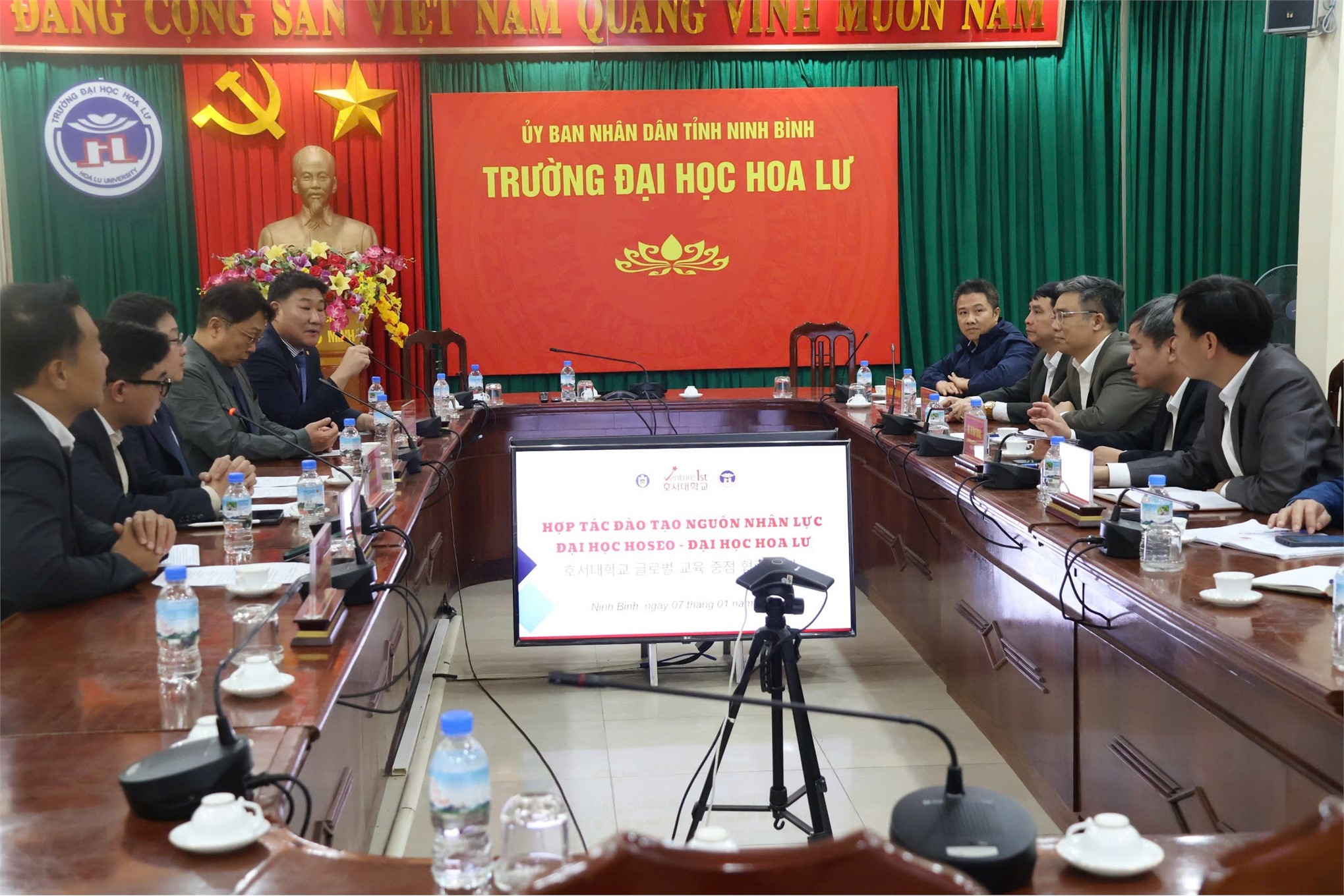 Trường Đại học Hoseo (Hàn Quốc) thăm và làm việc tại Trường Đại học Hoa Lư