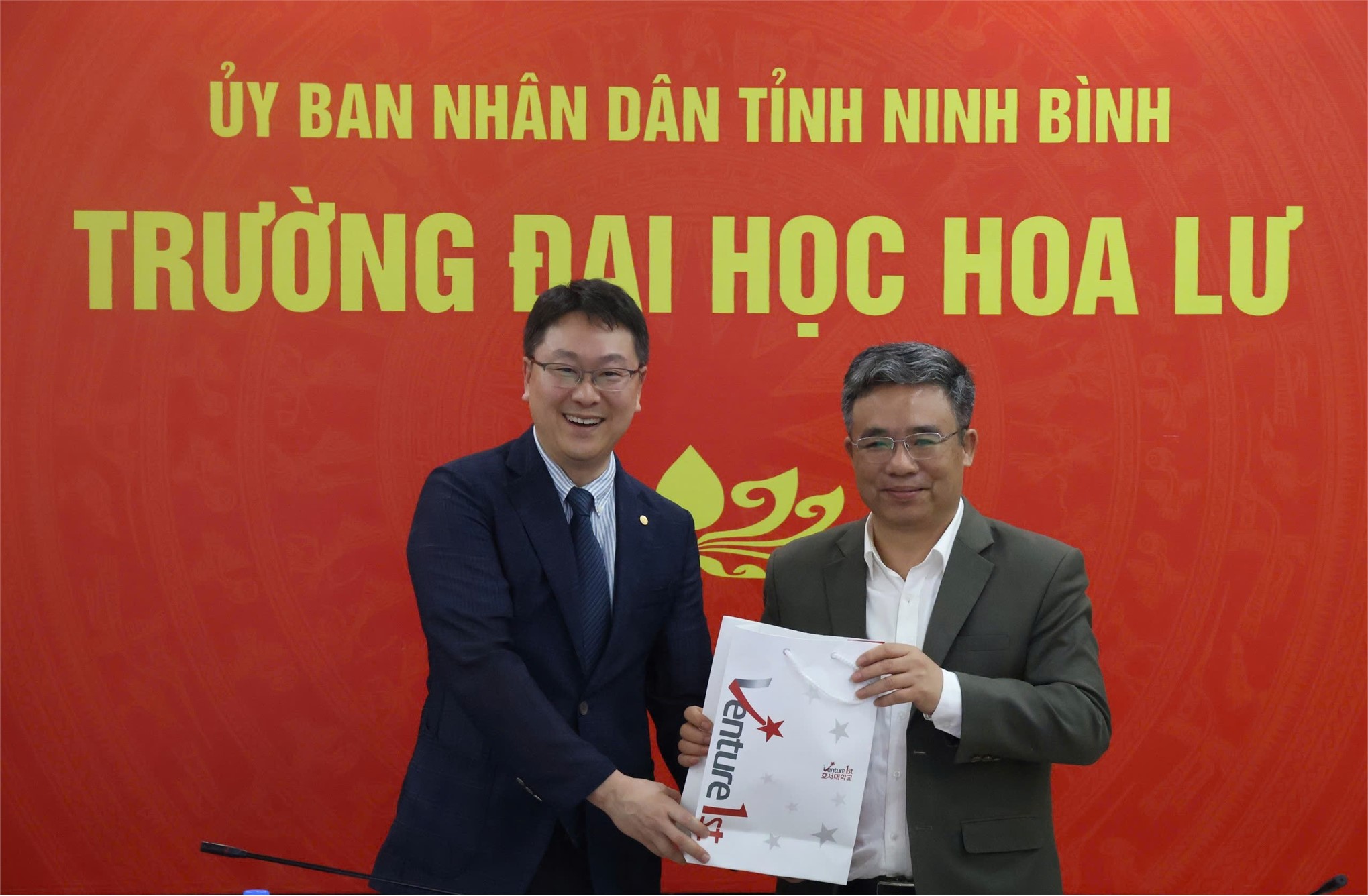 Trường Đại học Hoseo (Hàn Quốc) thăm và làm việc tại Trường Đại học Hoa Lư