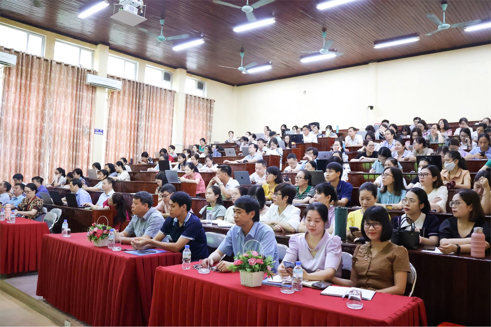 Trường Đại học Hoa Lư tăng tốc chuyển đổi số với chương trình tập huấn AI đột phá