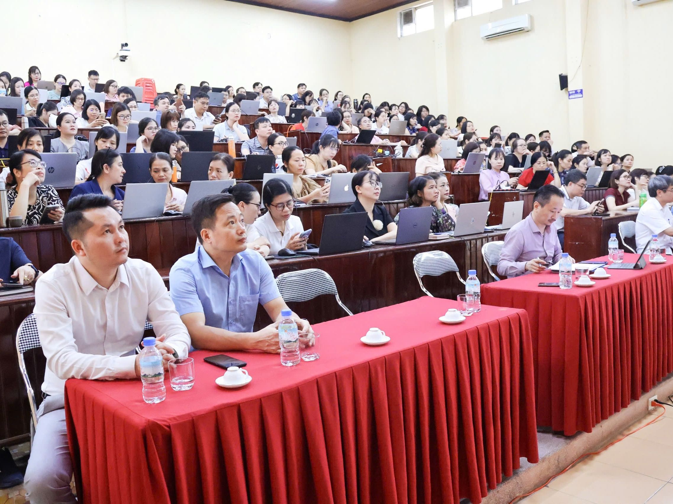 Trường Đại học Hoa Lư tăng tốc chuyển đổi số với chương trình tập huấn AI đột phá