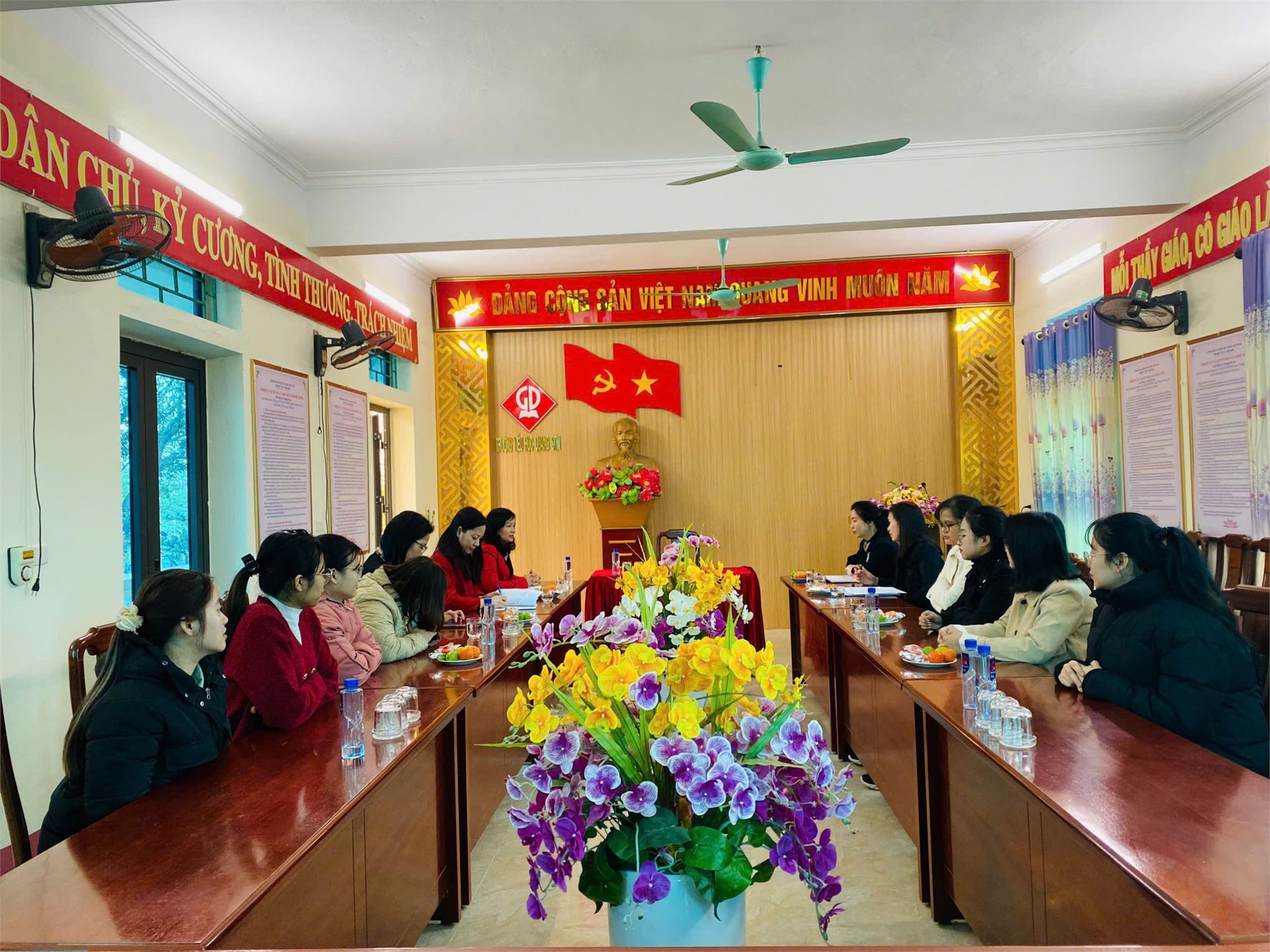 HOẠT ĐỘNG THỰC TẬP SƯ PHẠM GIAI ĐOẠN 2 CỦA SINH VIÊN KHOA SƯ PHẠM TIỂU HỌC- MẦM NON NĂM HỌC 2024 - 2025