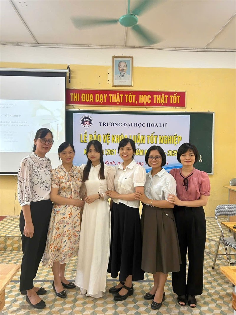 LỄ BẢO VỆ KHÓA LUẬN TỐT NGHIỆP CỦA SINH VIÊN KHÓA D14 – KHOA KINH TẾ