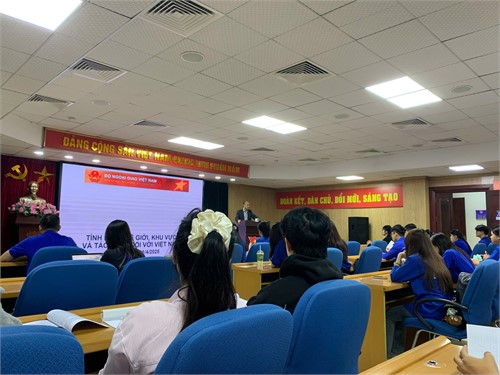 ĐOÀN VIÊN SINH VIÊN TRƯỜNG ĐẠI HỌC HOA LƯ THAM GIA KHÓA BỒI DƯỠNG KIẾN THỨC VÀ KỸ NĂNG ĐỐI NGOẠI