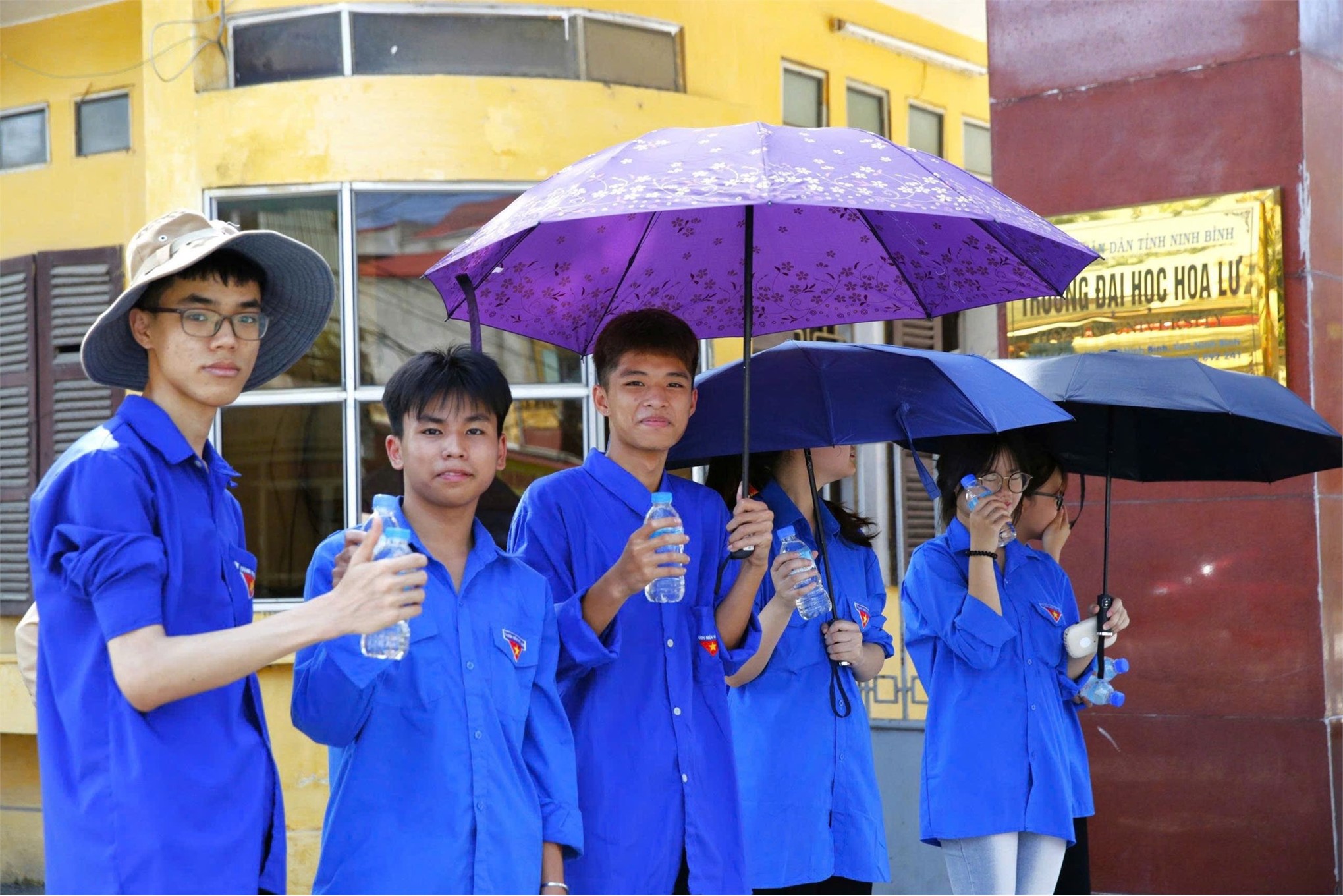 Tuổi trẻ Trường Đại học Hoa Lư tiếp sức mùa thi tại điểm Trường PTTHSP Tràng