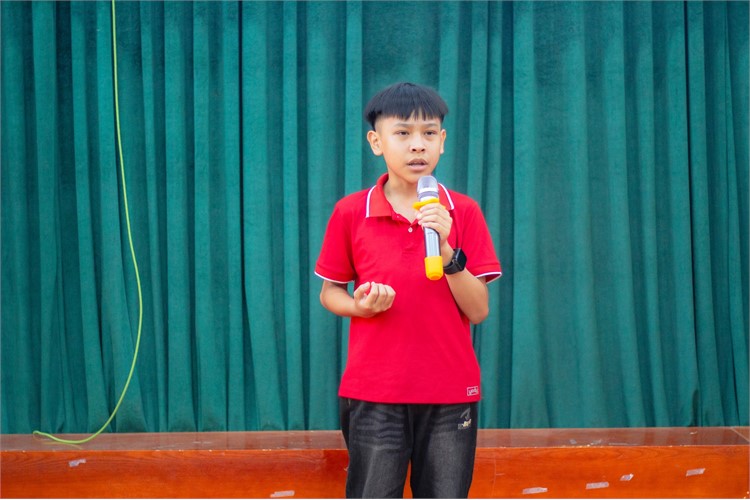 VÒNG CHUNG KẾT CUỘC THI “KỂ CHUYỆN TIẾNG ANH 2025” MANG LẠI NHIỀU CẢM XÚC, ẤN TƯỢNG