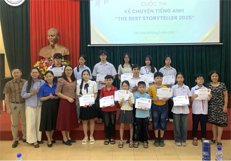 VÒNG CHUNG KẾT CUỘC THI “KỂ CHUYỆN TIẾNG ANH 2025” MANG LẠI NHIỀU CẢM XÚC, ẤN TƯỢNG