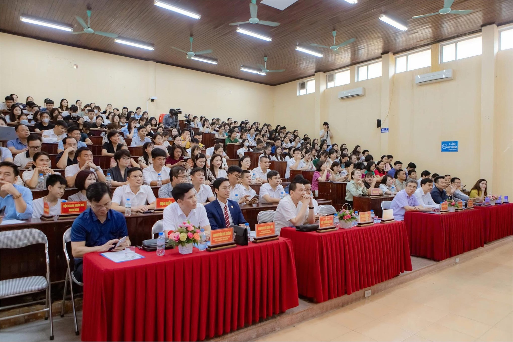Tọa đàm “Khởi nghiệp đổi mới sáng tạo trong kỷ nguyên mới” và Lễ ký kết biên bản hợp tác giữa Trường Đại học Hoa Lư và Hội Doanh nhân trẻ tỉnh Ninh Bình