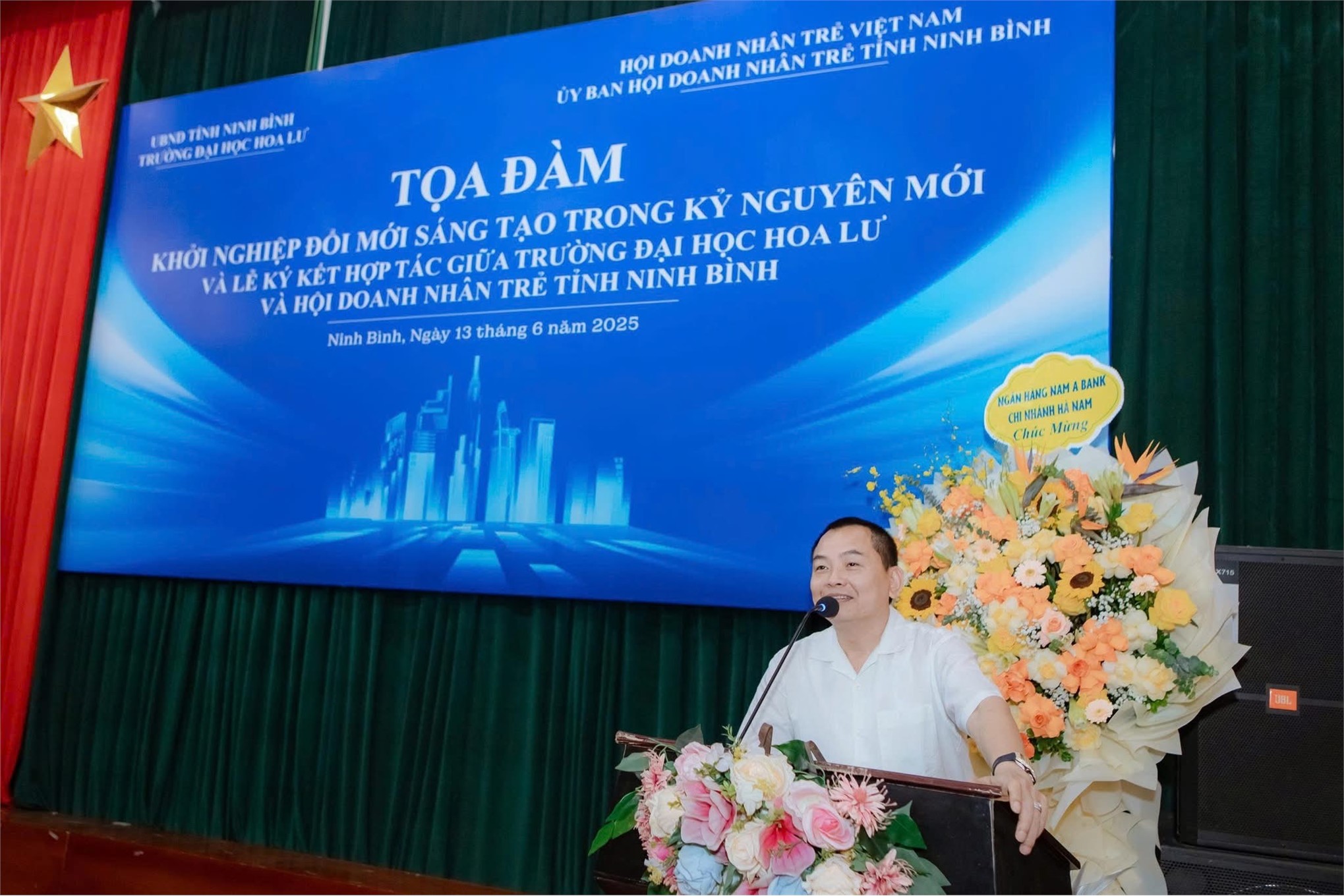 Tọa đàm “Khởi nghiệp đổi mới sáng tạo trong kỷ nguyên mới” và Lễ ký kết biên bản hợp tác giữa Trường Đại học Hoa Lư và Hội Doanh nhân trẻ tỉnh Ninh Bình
