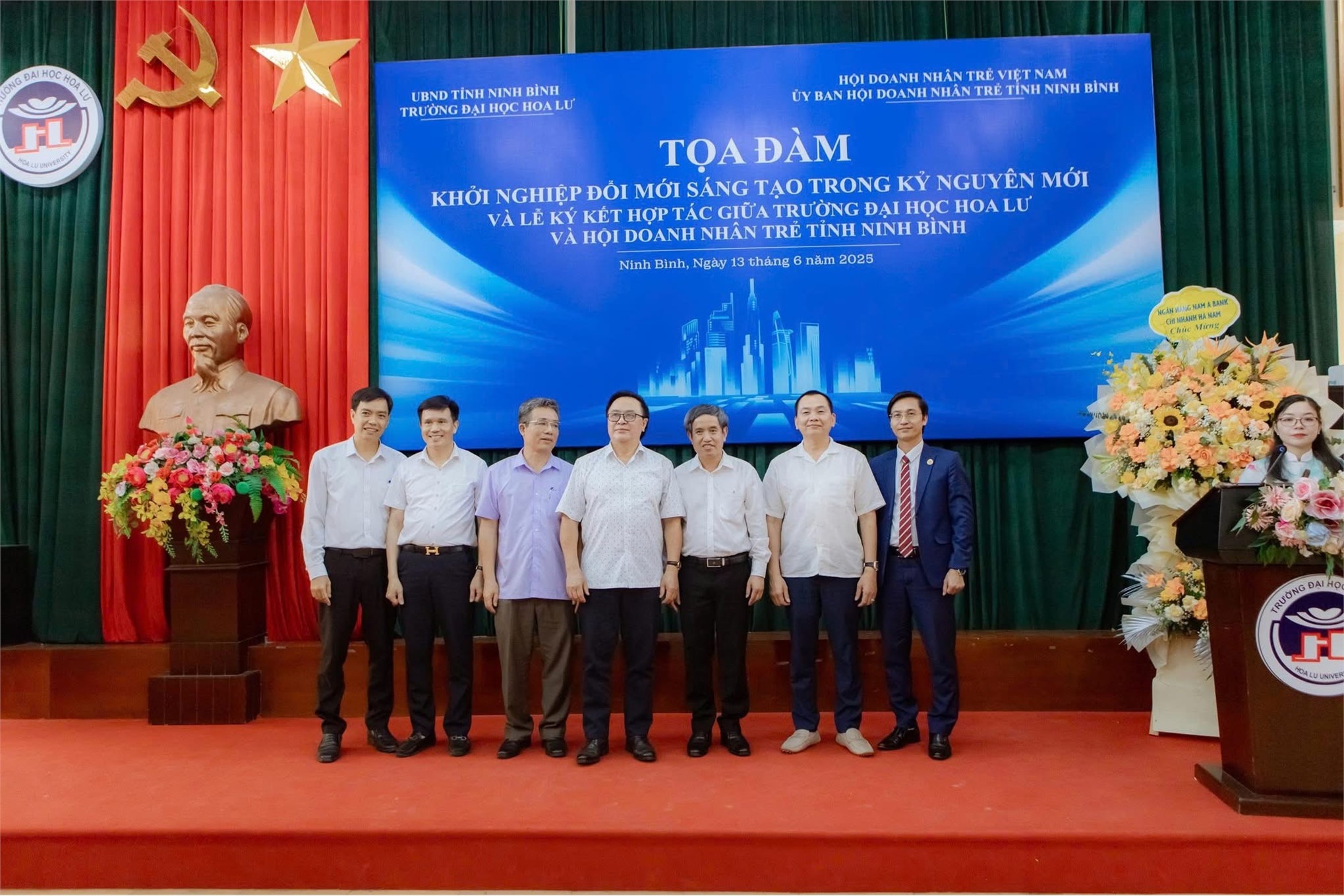 Tọa đàm “Khởi nghiệp đổi mới sáng tạo trong kỷ nguyên mới” và Lễ ký kết biên bản hợp tác giữa Trường Đại học Hoa Lư và Hội Doanh nhân trẻ tỉnh Ninh Bình