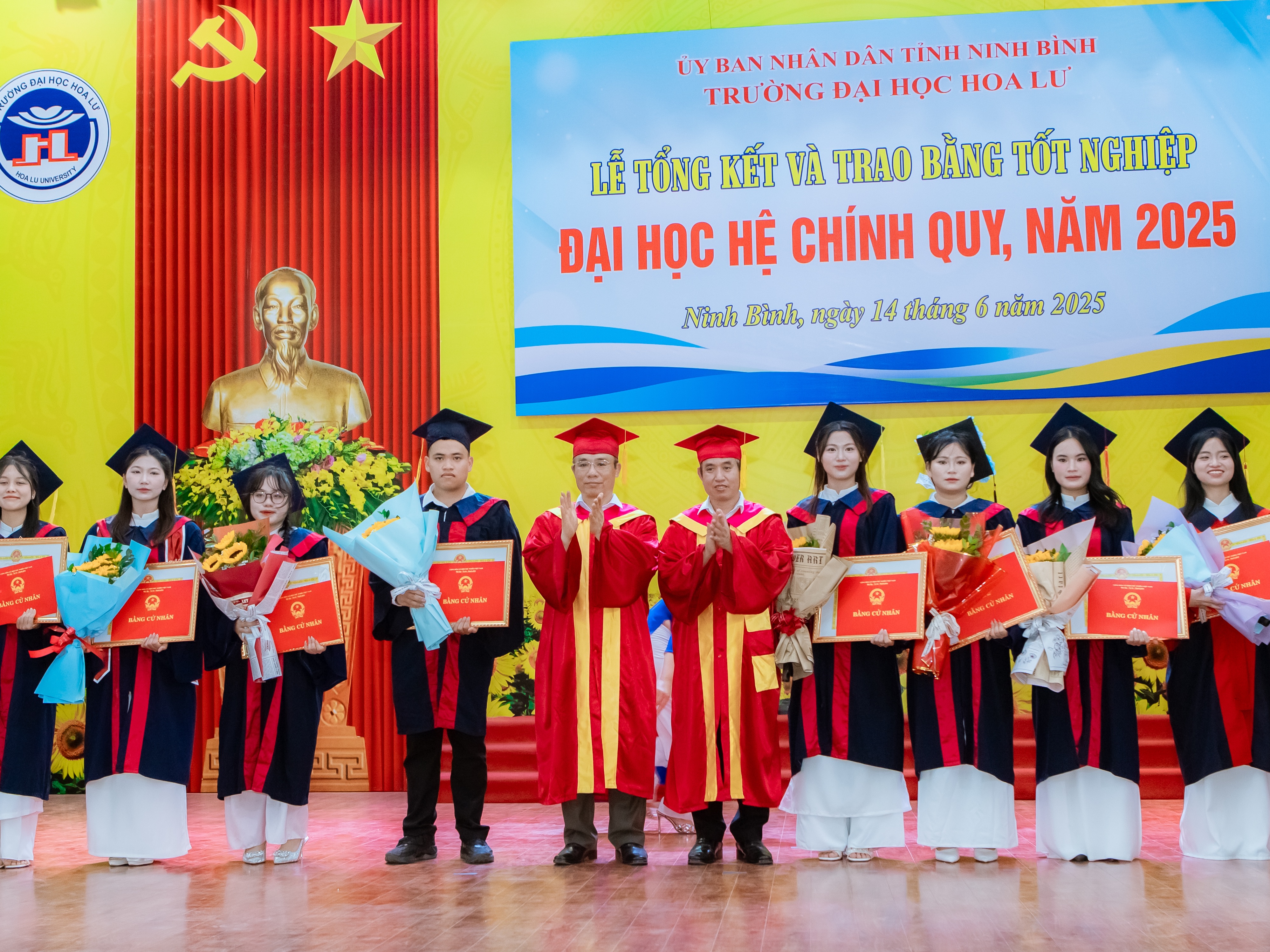 Lễ tổng kết và trao bằng tốt nghiệp Đại học hệ chính quy khóa D14 (2021-2025)