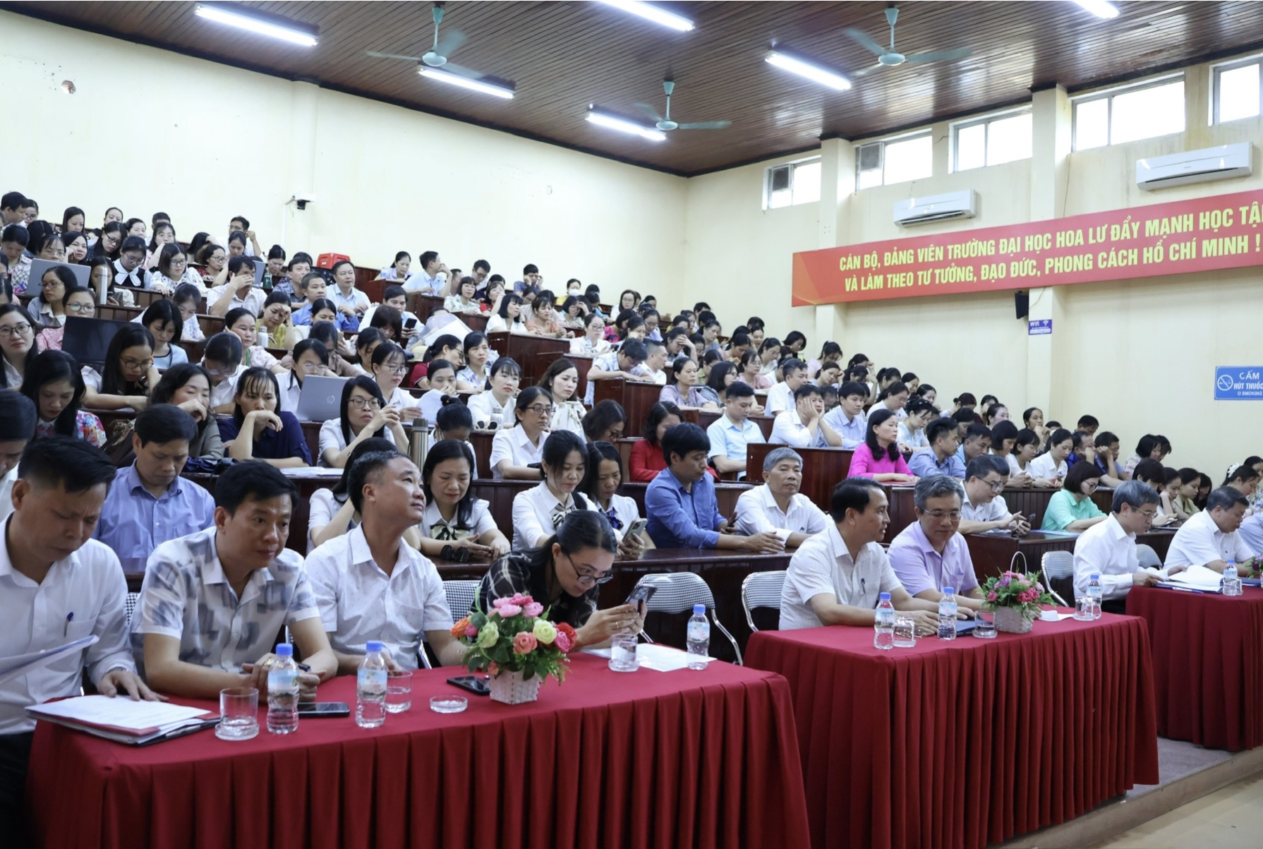 Trường Đại học Hoa Lư tổ chức Hội nghị điển hình tiên tiến giai đoạn 2020-2025
