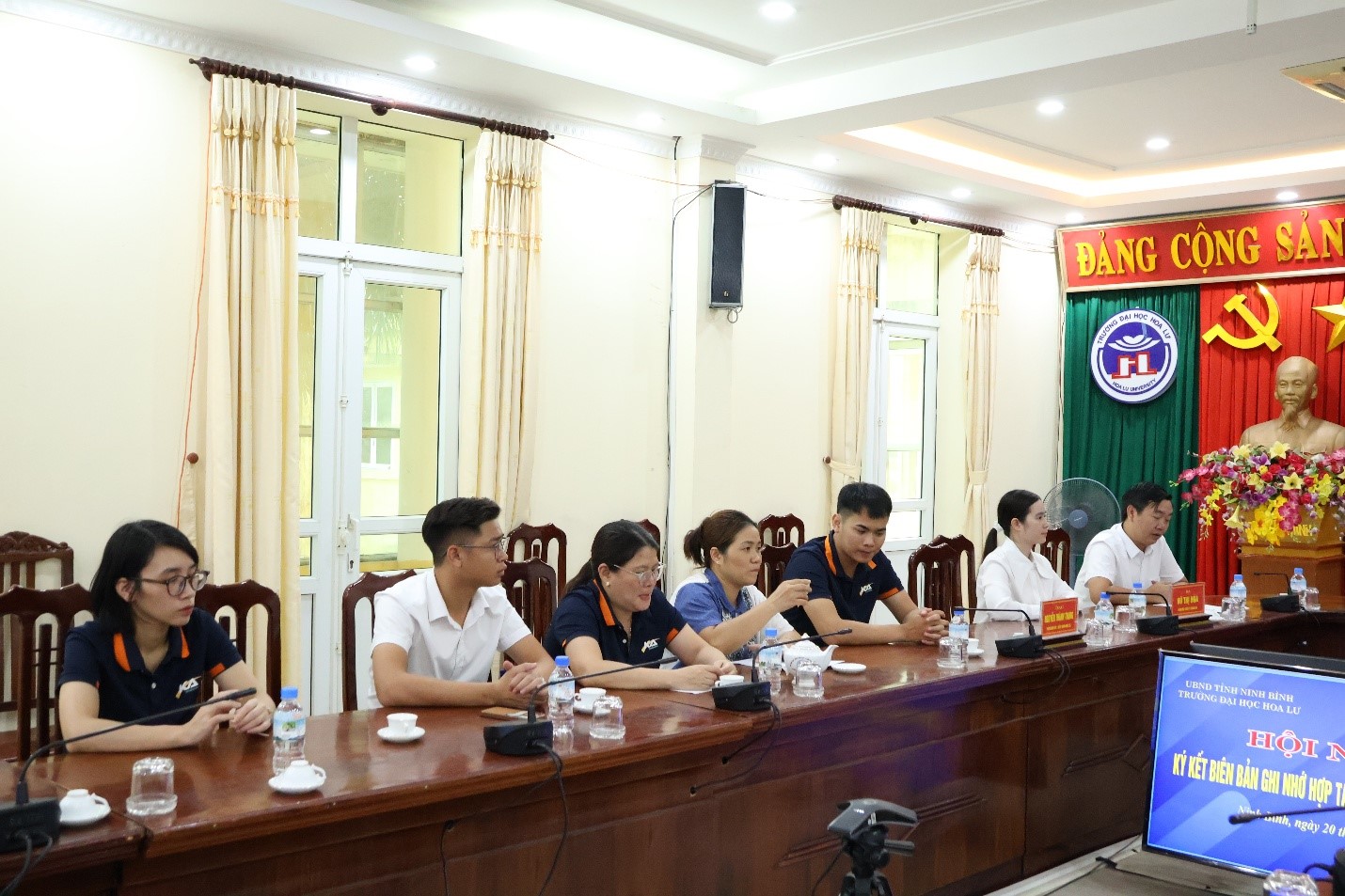 Hội nghị ký kết biên bản ghi nhớ hợp tác vận chuyển hành khách giữa Trường Đại học Hoa Lư và Công ty TNHH dịch vụ vận tải và du lịch Khánh An