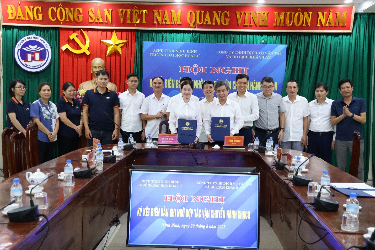 Hội nghị ký kết biên bản ghi nhớ hợp tác vận chuyển hành khách giữa Trường Đại học Hoa Lư và Công ty TNHH dịch vụ vận tải và du lịch Khánh An