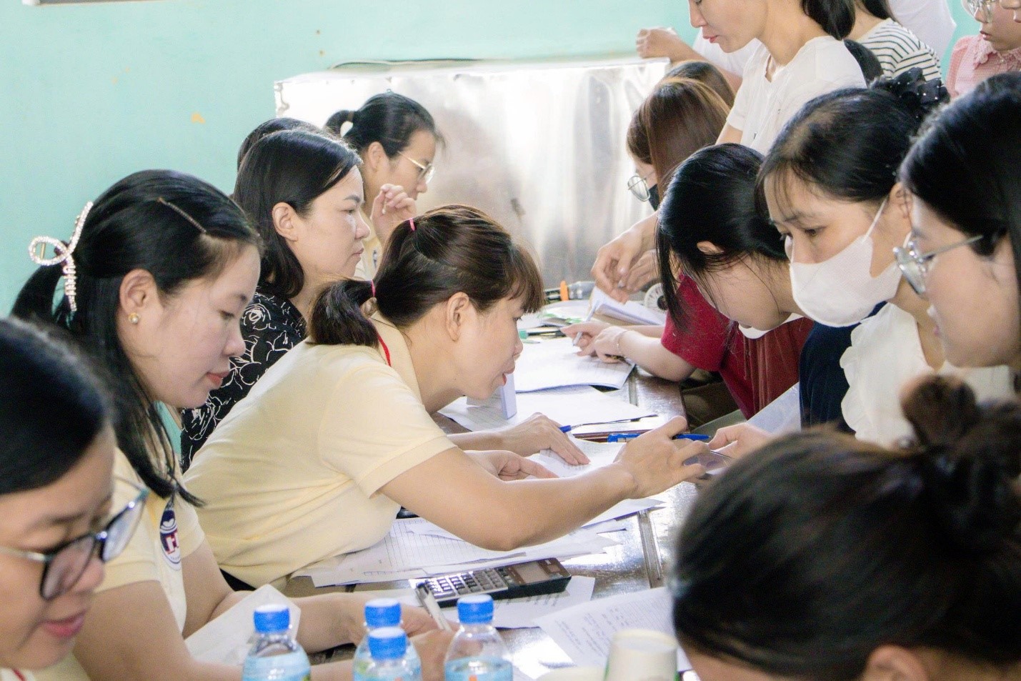 Trường Đại học Hoa Lư tổ chức nhập học cho tân sinh viên khoá D18