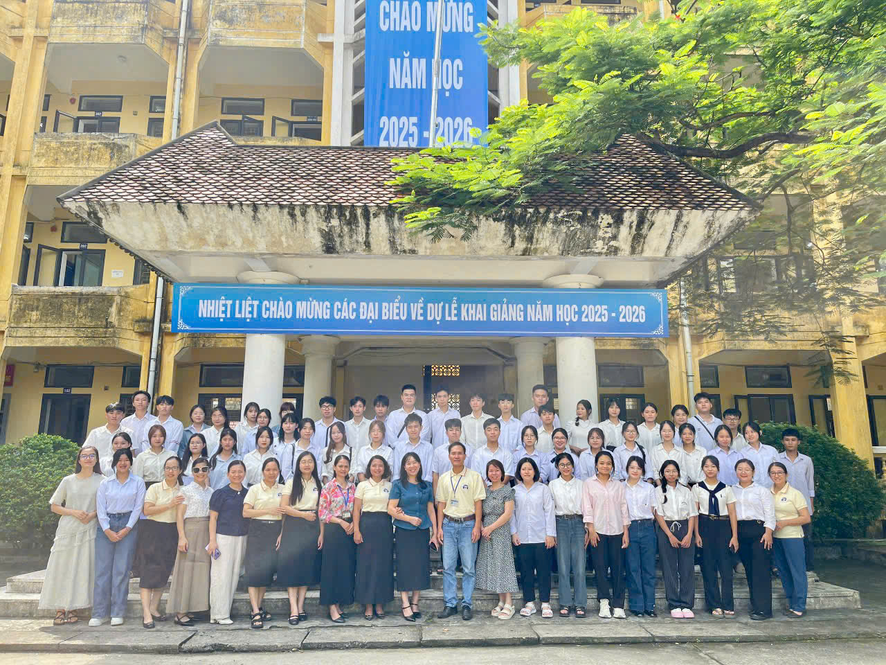 CHÀO MỪNG TÂN SINH VIÊN KHÓA D18 KHOA SƯ PHẠM TRUNG HỌC – TRƯỜNG ĐẠI HỌC HOA LƯ