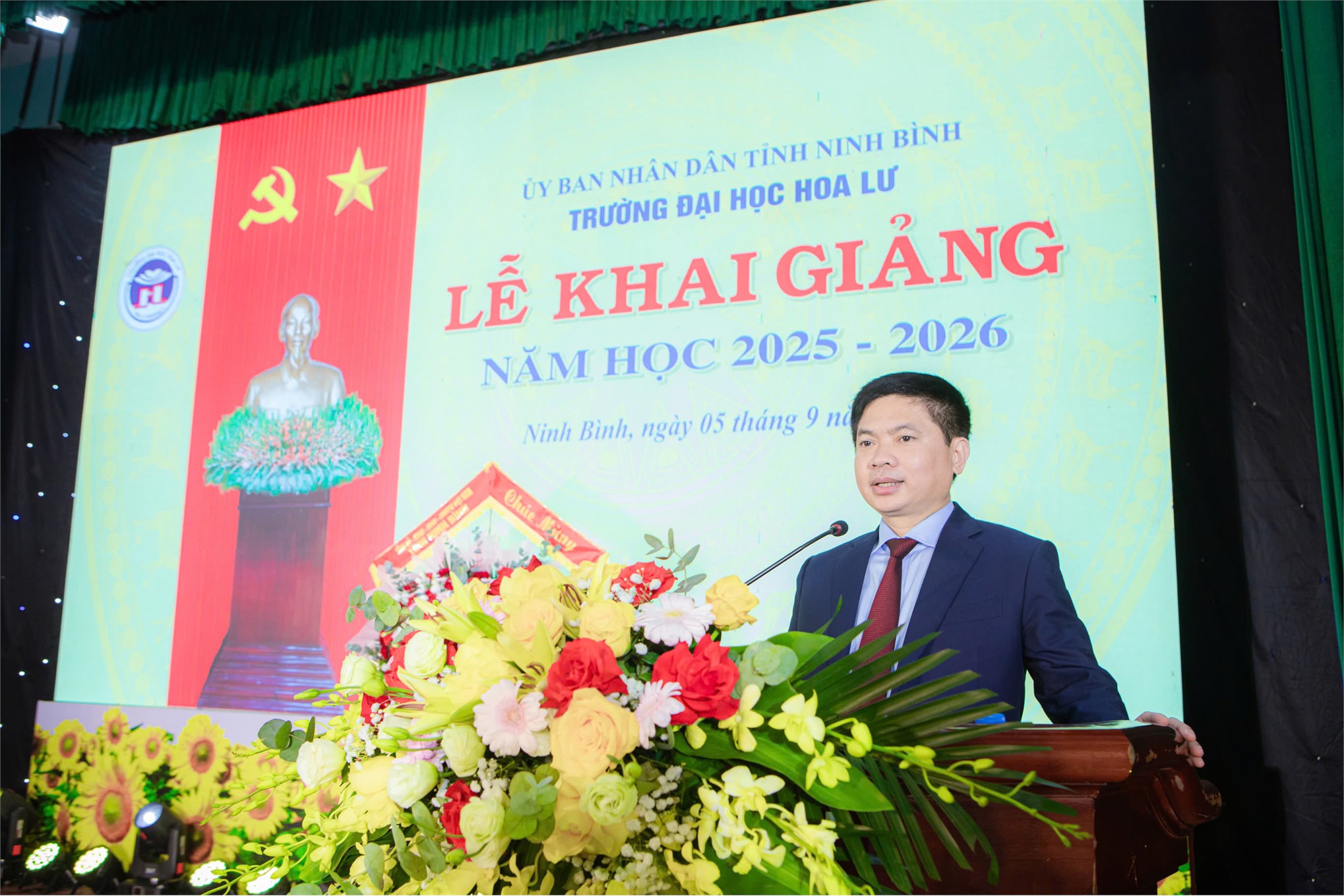 Trường Đại học Hoa Lư tổ chức lễ khai giảng năm học 2025-2026