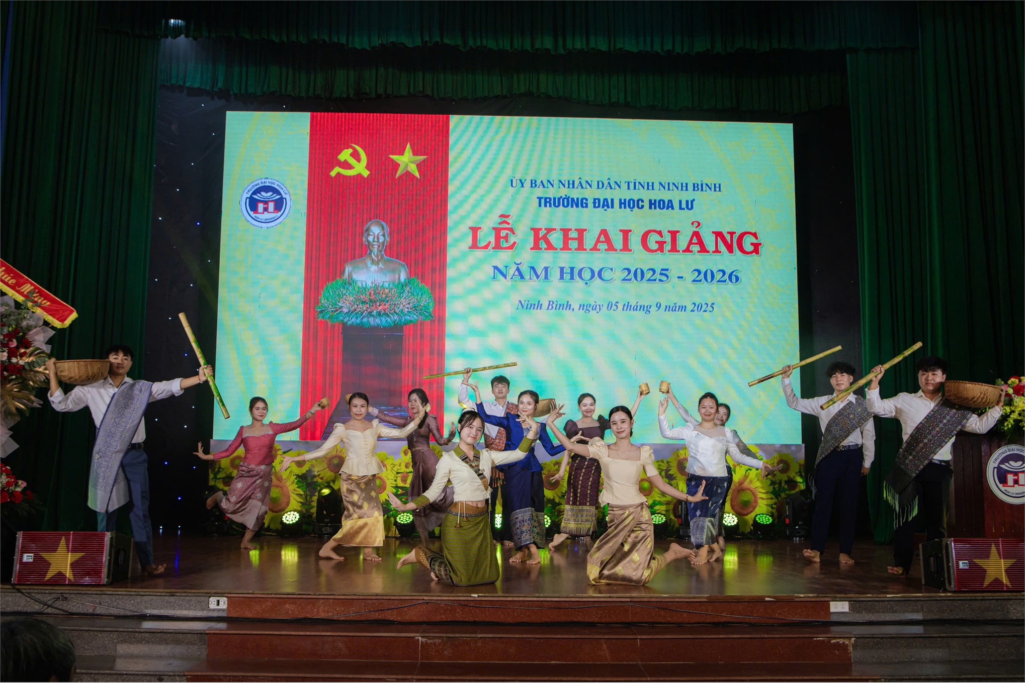Trường Đại học Hoa Lư tổ chức lễ khai giảng năm học 2025-2026