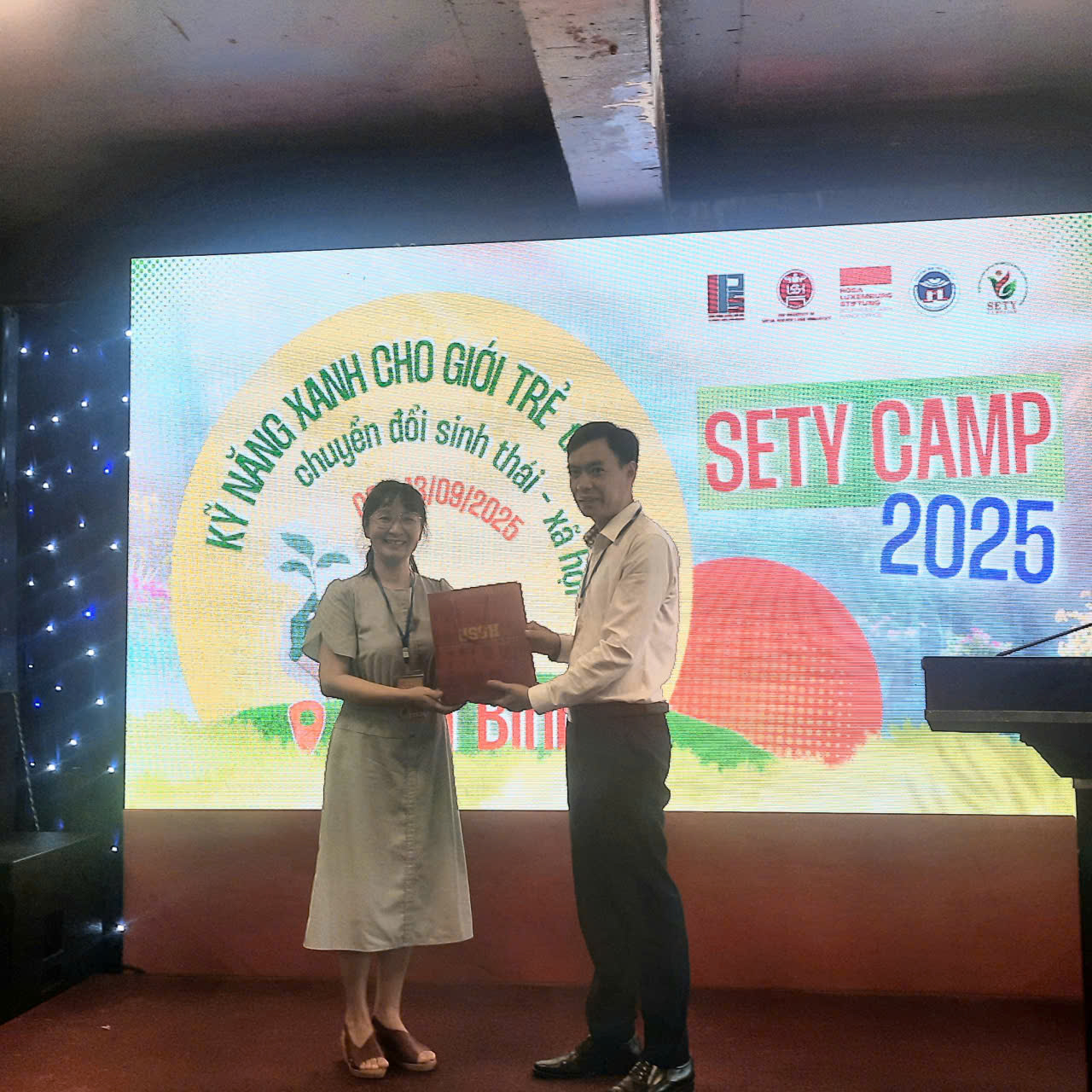 Sinh viên khoa Văn hóa - Du lịch Trường Đại học Hoa Lư tham gia trại hè khoa học SETY CAMP 2025 tại Ninh Bình