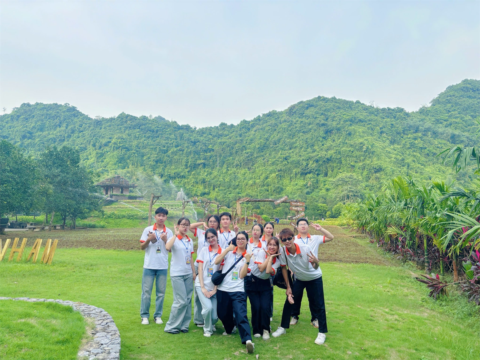 Sinh viên khoa Văn hóa - Du lịch Trường Đại học Hoa Lư tham gia trại hè khoa học SETY CAMP 2025 tại Ninh Bình