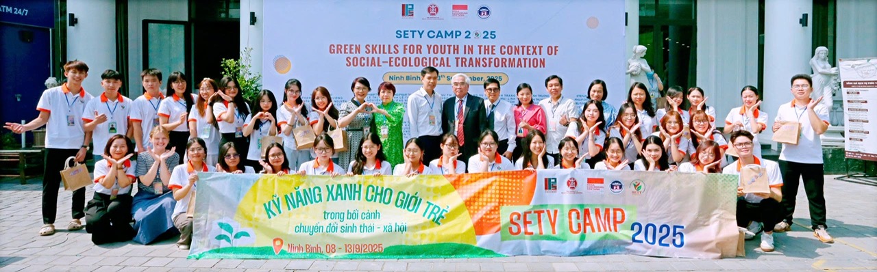 Sinh viên khoa Văn hóa - Du lịch Trường Đại học Hoa Lư tham gia trại hè khoa học SETY CAMP 2025 tại Ninh Bình