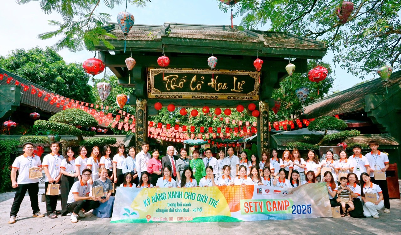 Sinh viên khoa Văn hóa - Du lịch Trường Đại học Hoa Lư tham gia trại hè khoa học SETY CAMP 2025 tại Ninh Bình