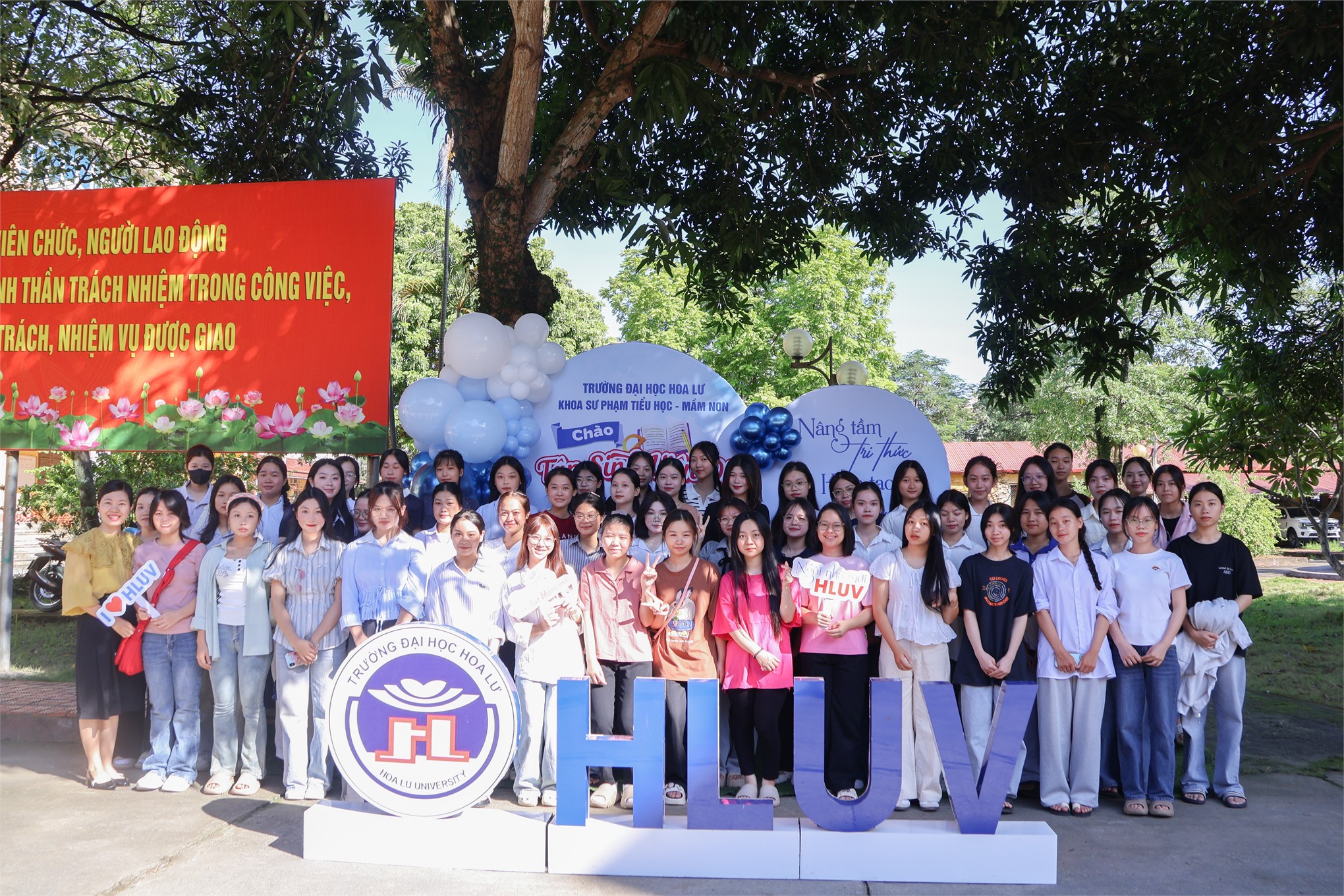 CHƯƠNG TRÌNH CHÀO TÂN SINH VIÊN KHÓA D18 NGÀNH GIÁO DỤC TIỂU HỌC, NGÀNH GIÁO DỤC MẦM NON NĂM HỌC 2025 - 2026
