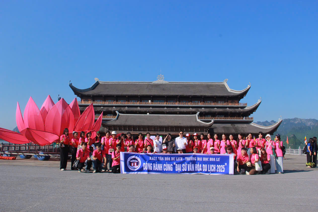 Hai sinh viên Khoa Văn hoá – Du lịch Trường Đại học Hoa Lư dự thi và đạt giải tại vòng chung kết cuộc thi “Đại sứ văn hoá du lịch 2025”