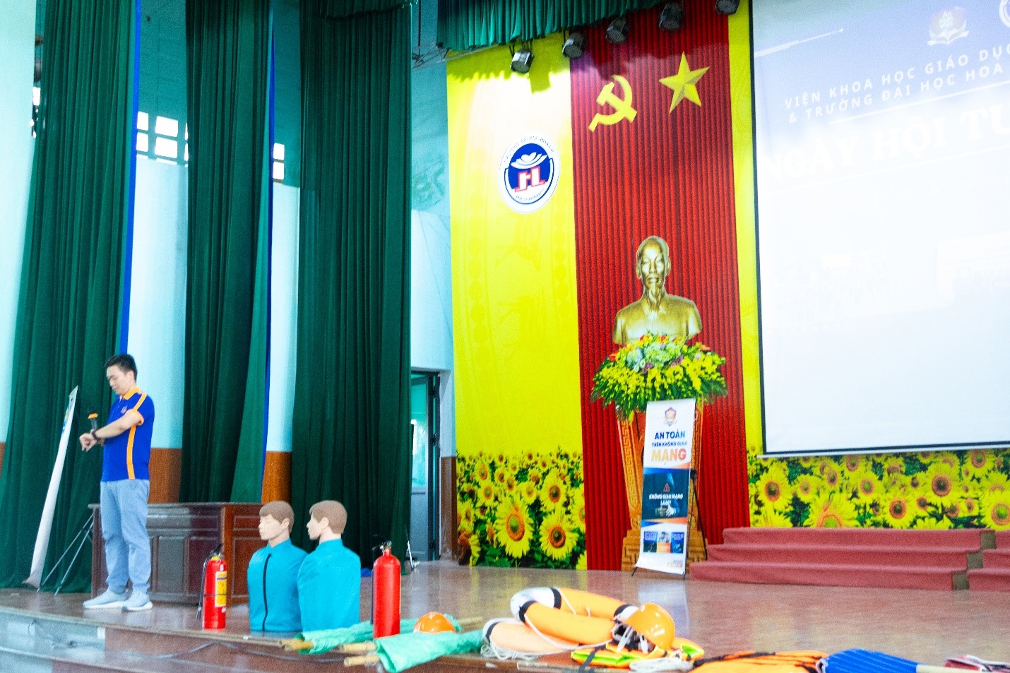 Viện Khoa Học Giáo Dục An Toàn Việt Nam phối hợp cùng Trường Đại học Hoa Lư Ninh Bình tổ chức ngày hội tuyển dụng “Chắp cánh sứ mệnh an toàn”
