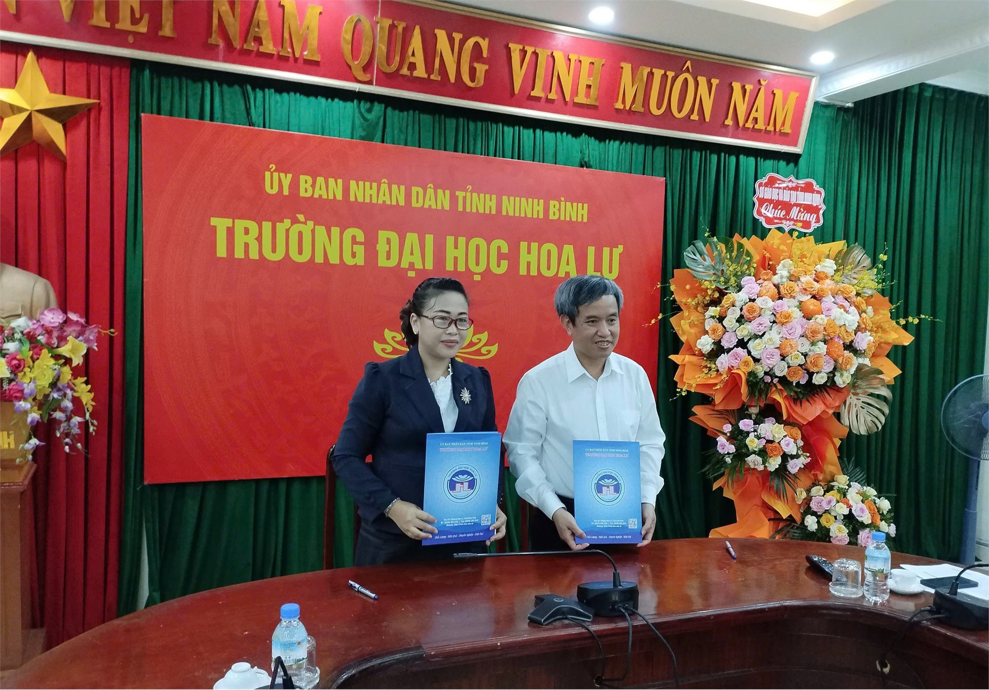 Trường Đại học Hoa Lư tiếp đón đoàn công tác của Sở Giáo dục và Thể thao tỉnh U Đôm Xay nước CHDCND Lào và tiếp nhận, đào tạo lưu học sinh Lào năm học 2025-2026