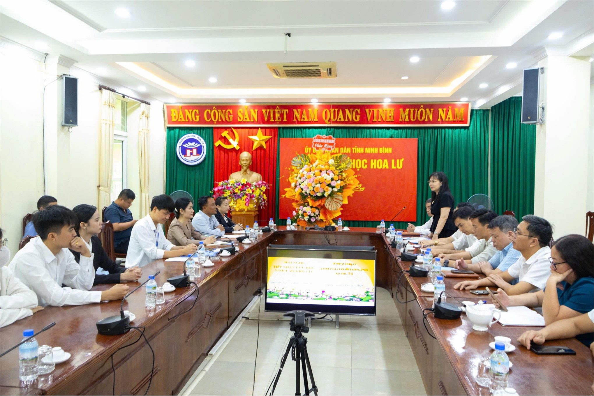 Trường Đại học Hoa Lư tiếp đón đoàn công tác của Sở Giáo dục và Thể thao tỉnh U Đôm Xay nước CHDCND Lào và tiếp nhận, đào tạo lưu học sinh Lào năm học 2025-2026