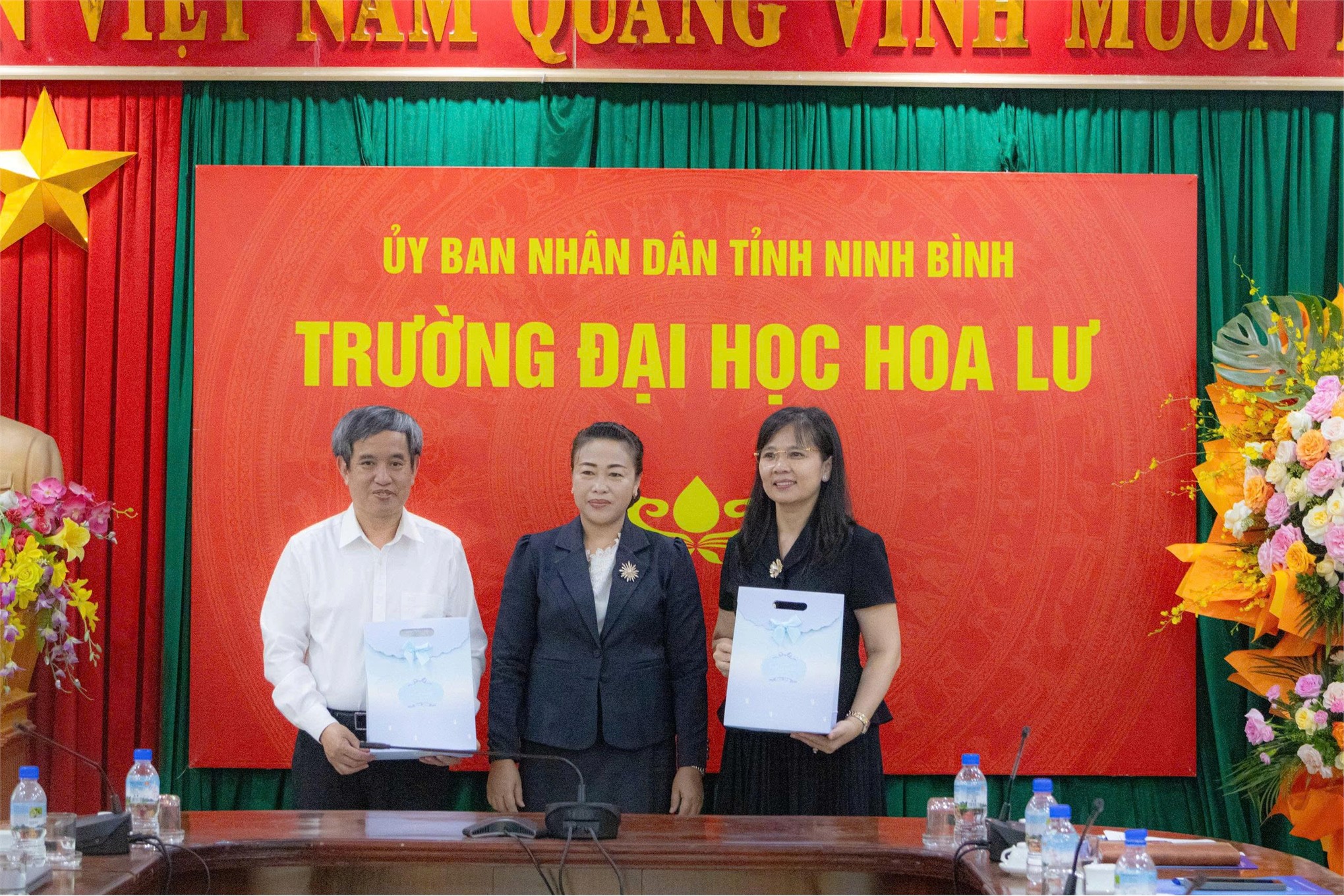 Trường Đại học Hoa Lư tiếp đón đoàn công tác của Sở Giáo dục và Thể thao tỉnh U Đôm Xay nước CHDCND Lào và tiếp nhận, đào tạo lưu học sinh Lào năm học 2025-2026