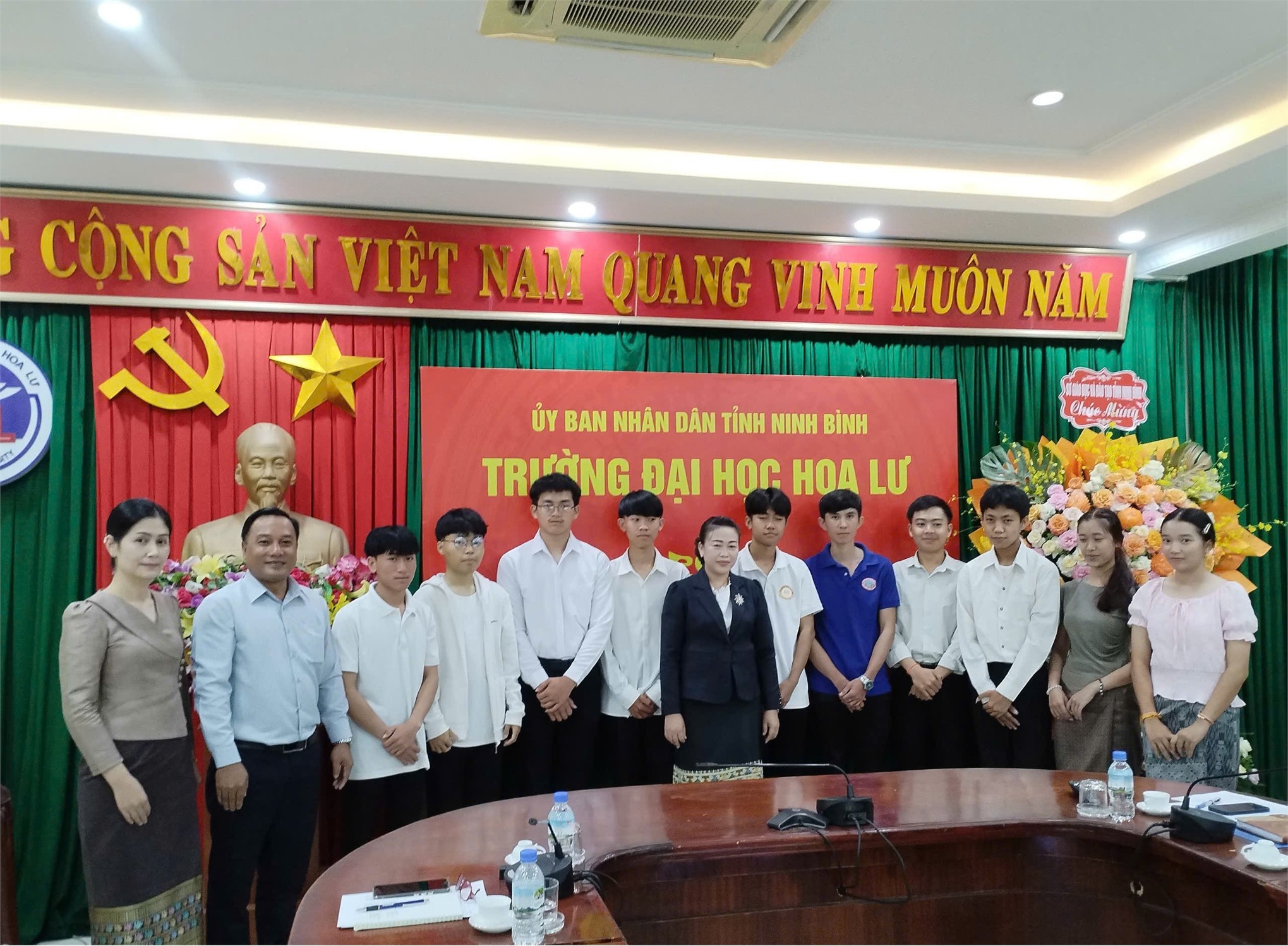 Trường Đại học Hoa Lư tiếp đón đoàn công tác của Sở Giáo dục và Thể thao tỉnh U Đôm Xay nước CHDCND Lào và tiếp nhận, đào tạo lưu học sinh Lào năm học 2025-2026