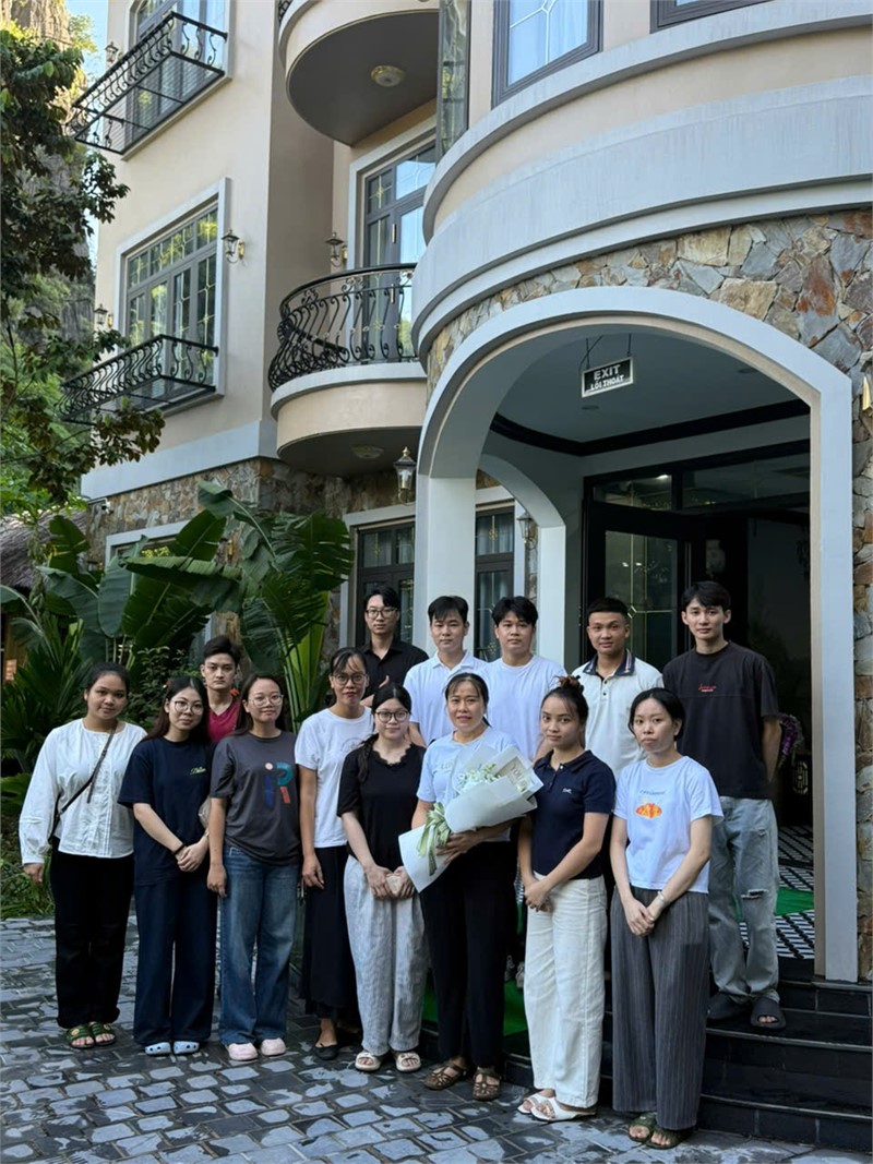 SINH VIÊN LỚP D15QTKD ĐI THỰC TẾ HỌC PHẦN `KHỞI SỰ KINH DOANH`